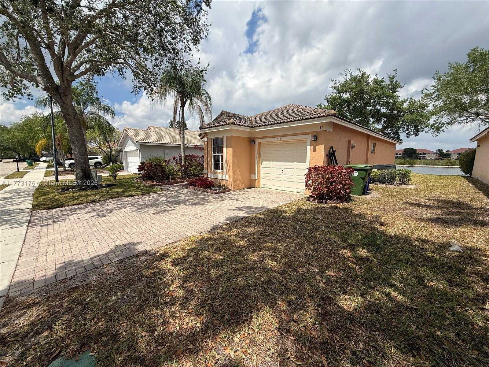 Small Image of 11781 SOUTH WEST 7TH ST, Pembroke Pines Number 2