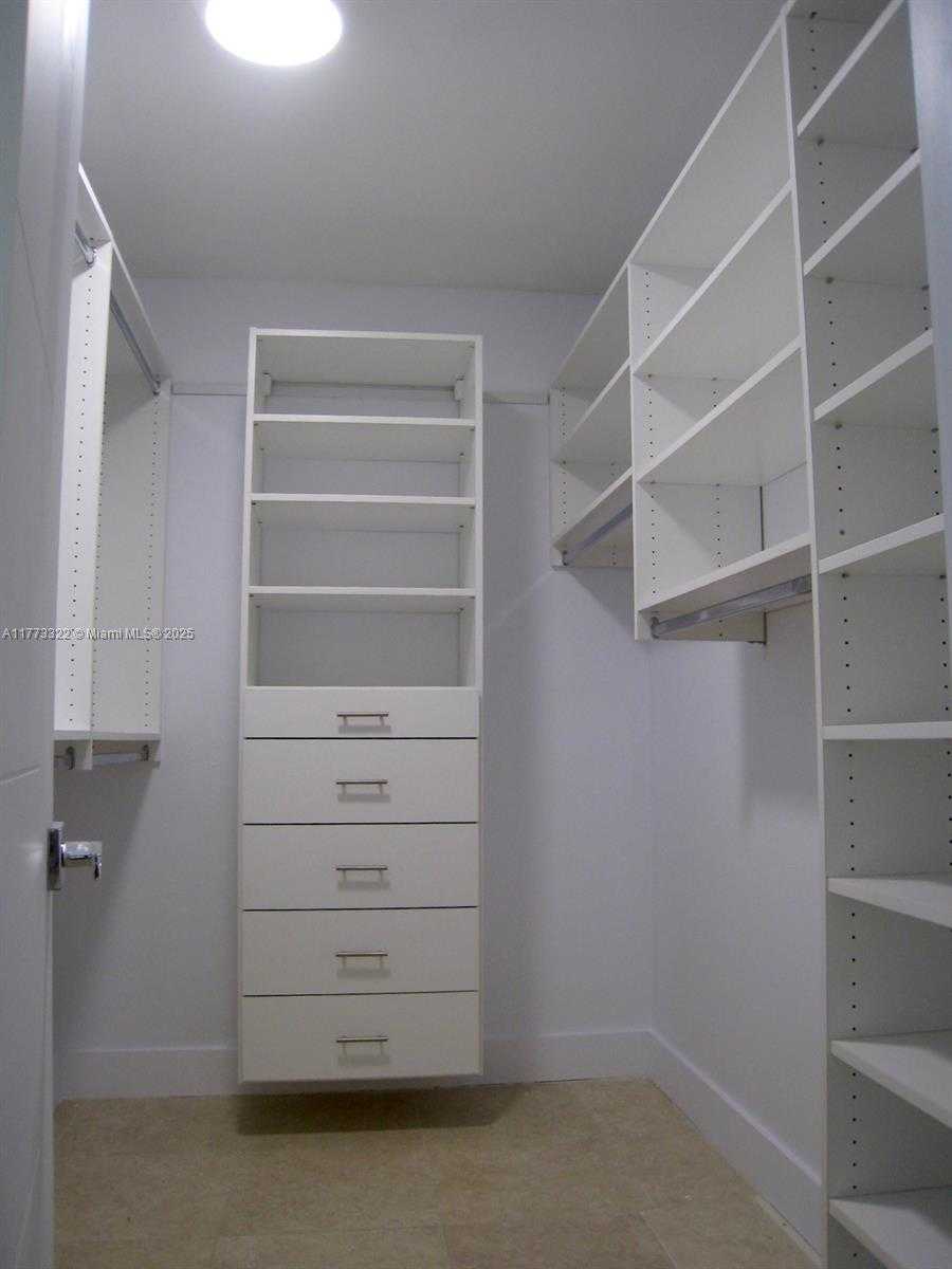 Small Image of 7125 SOUTH WEST 120TH ST, Pinecrest Number 14