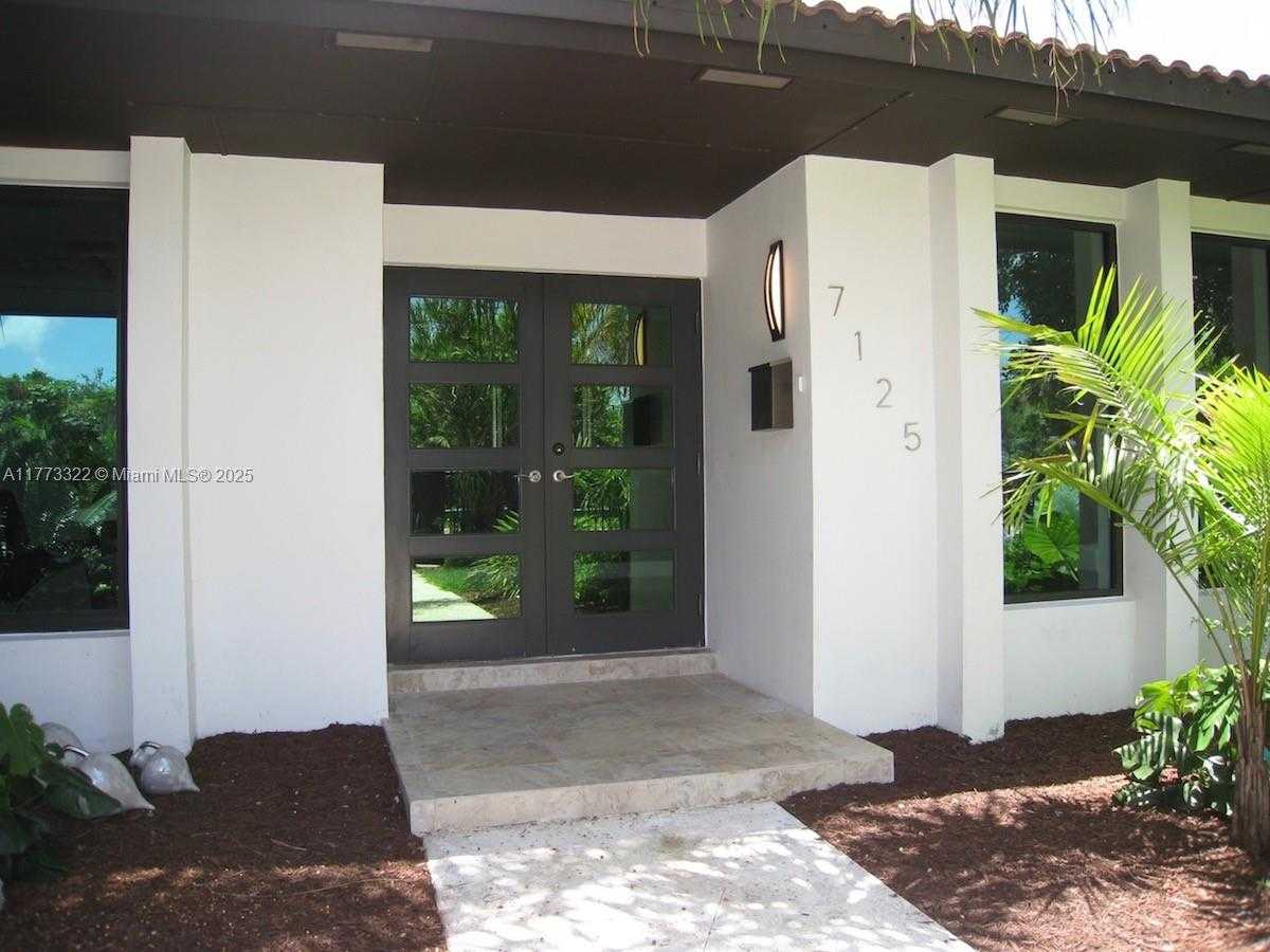 Small Image of 7125 SOUTH WEST 120TH ST, Pinecrest Number 2