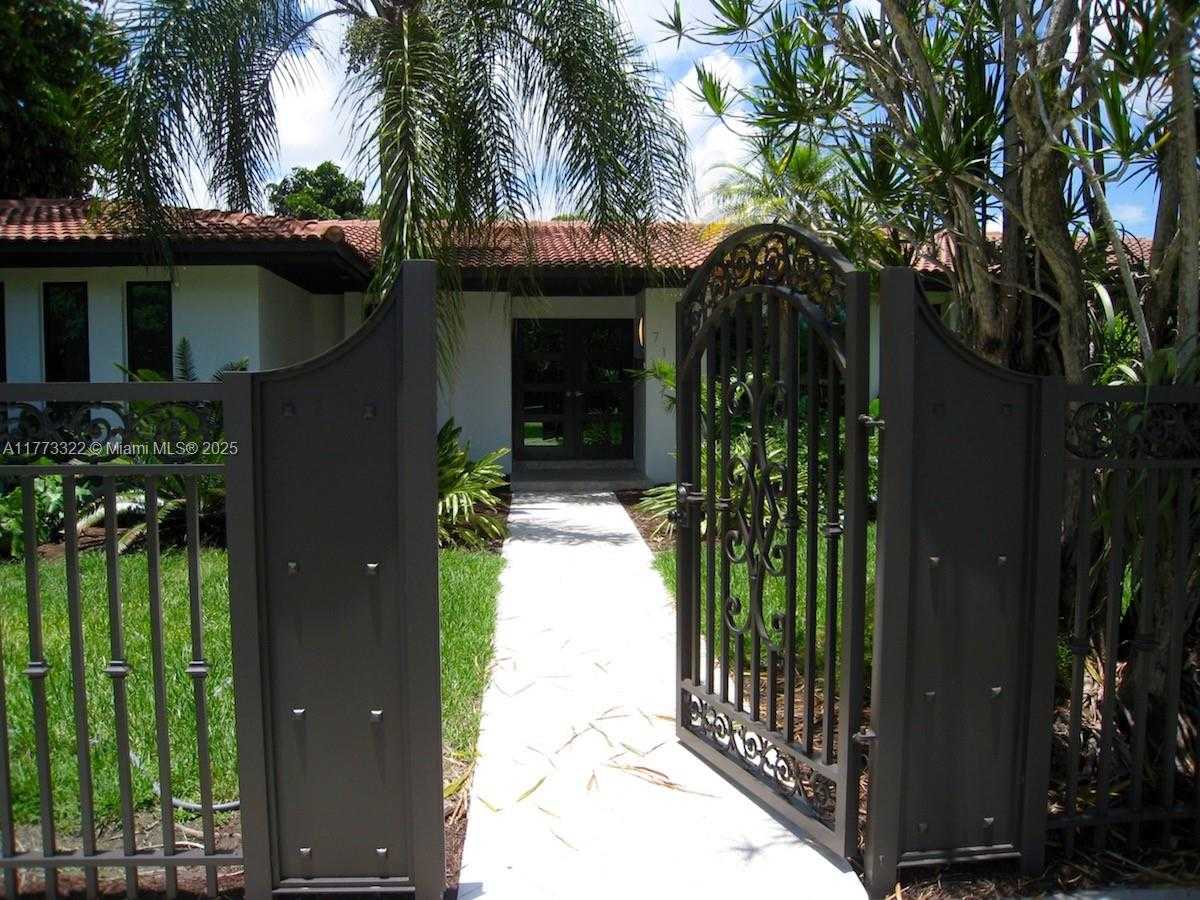 Small Image of 7125 SOUTH WEST 120TH ST, Pinecrest Number 24