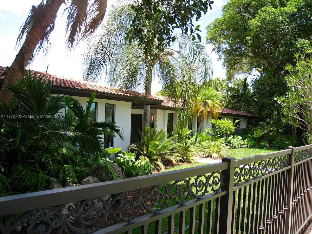 Small Image of 7125 SOUTH WEST 120TH ST, Pinecrest Number 25