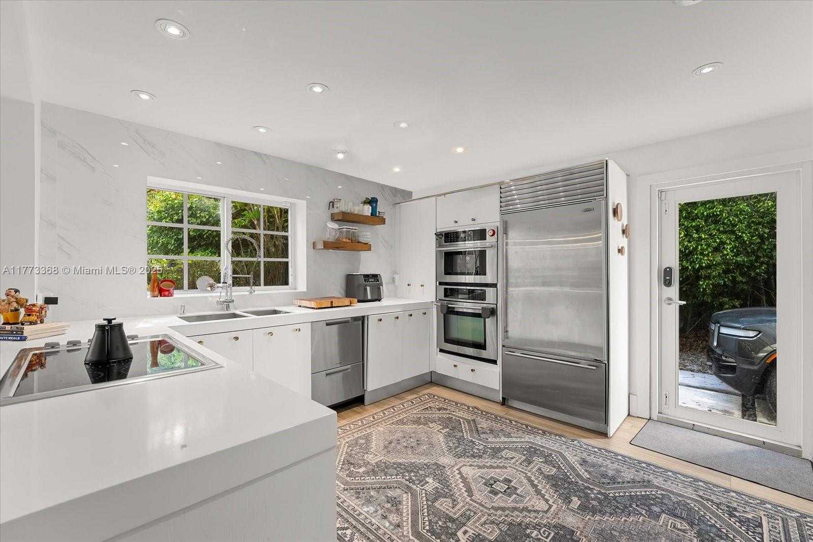 Small Image of 4228 ALTON RD, Miami Beach Number 13