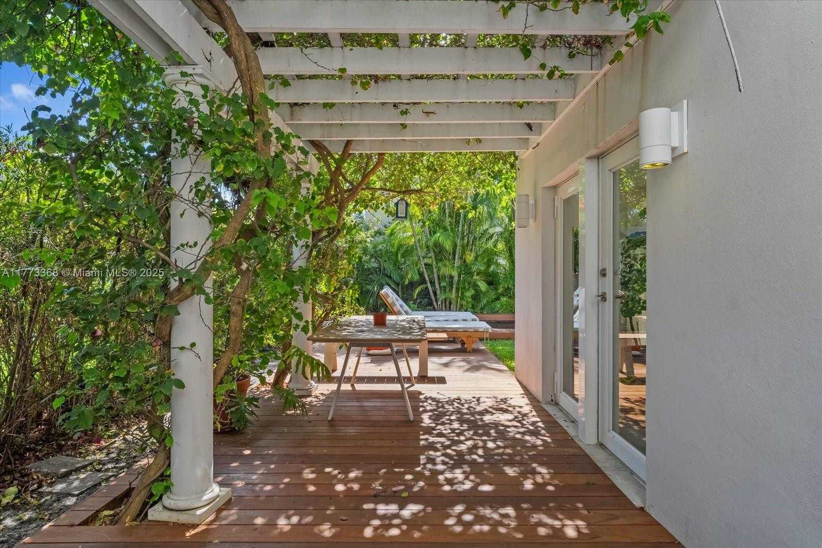 Small Image of 4228 ALTON RD, Miami Beach Number 29