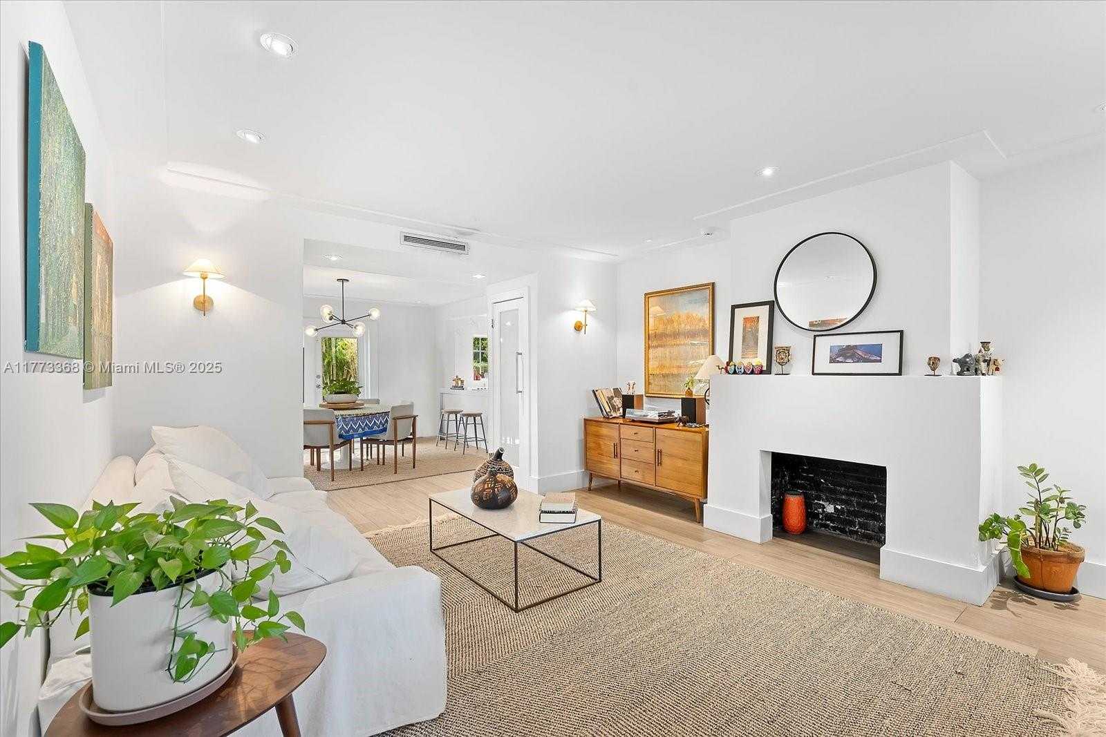 Small Image of 4228 ALTON RD, Miami Beach Number 3