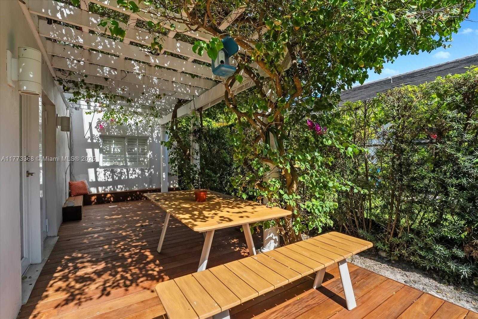 Small Image of 4228 ALTON RD, Miami Beach Number 30