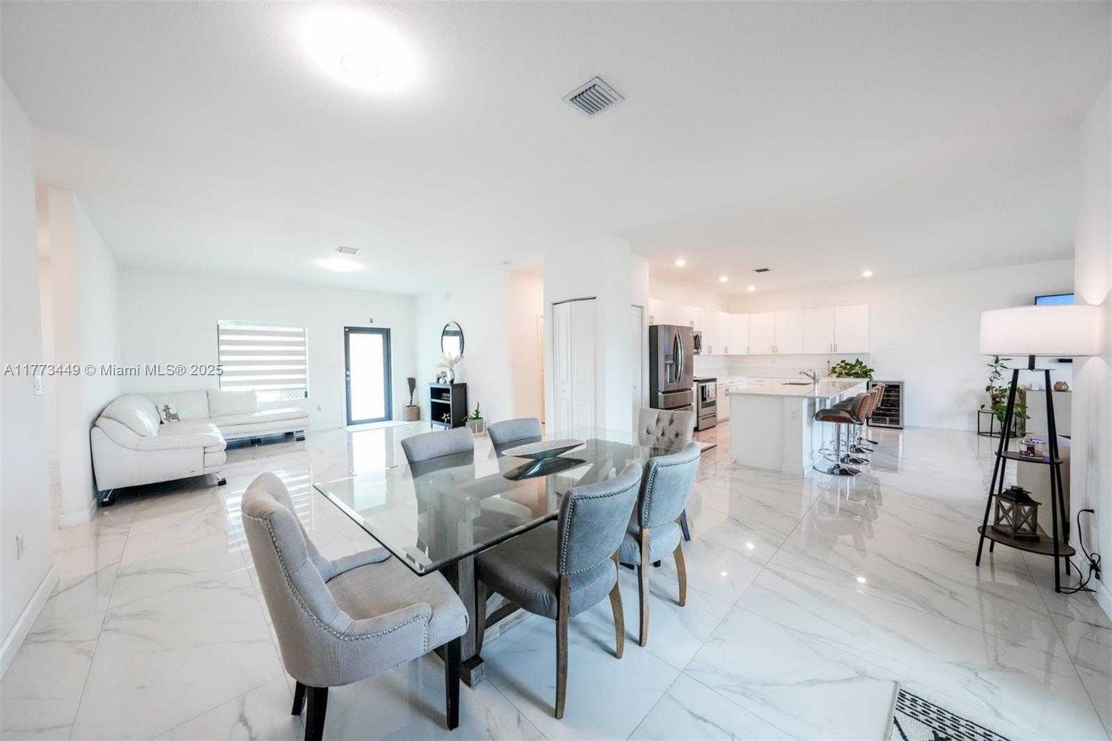 Small Image of 19080 SOUTH WEST 133 CT, Miami Number 10