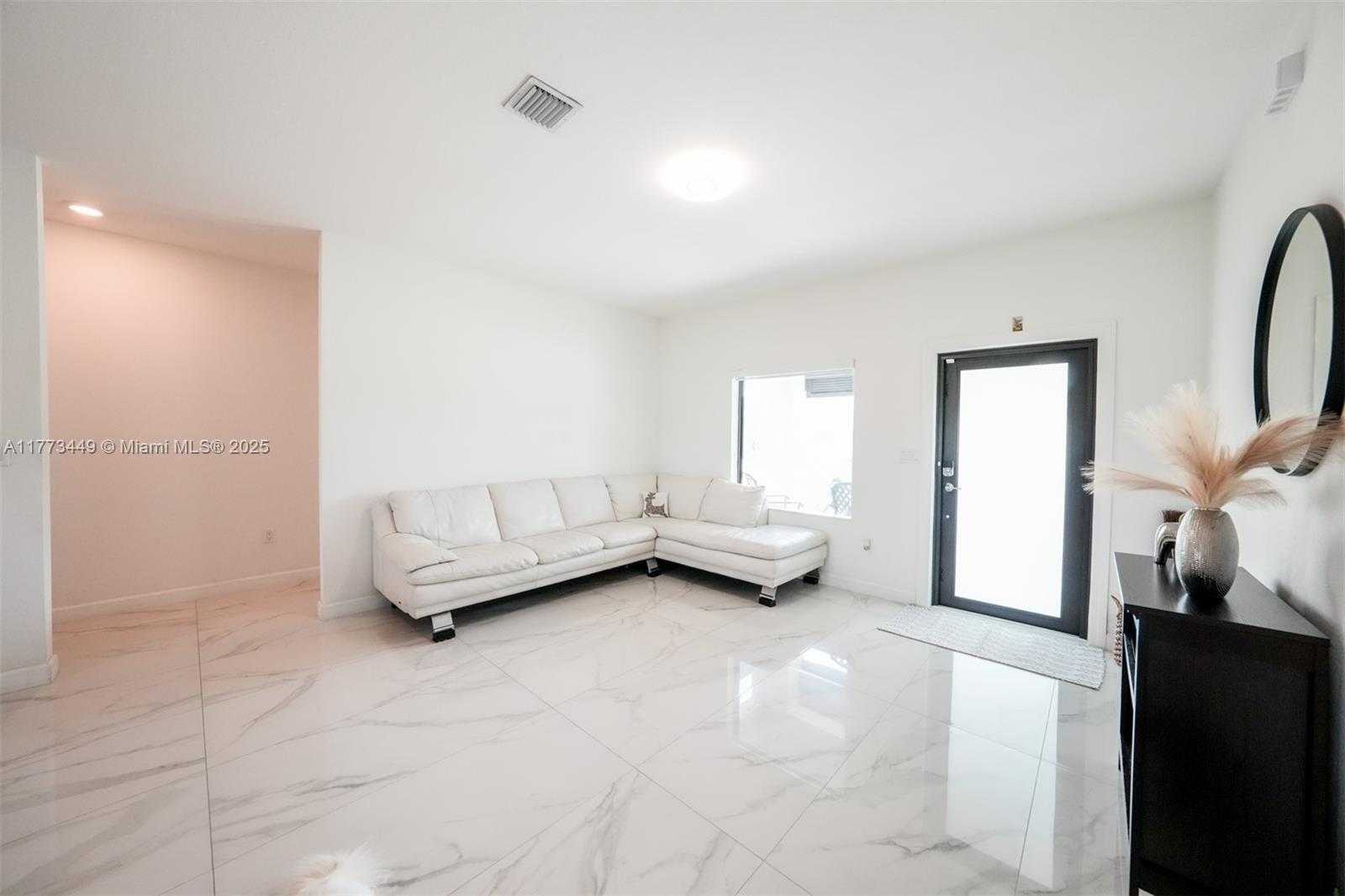Small Image of 19080 SOUTH WEST 133 CT, Miami Number 12