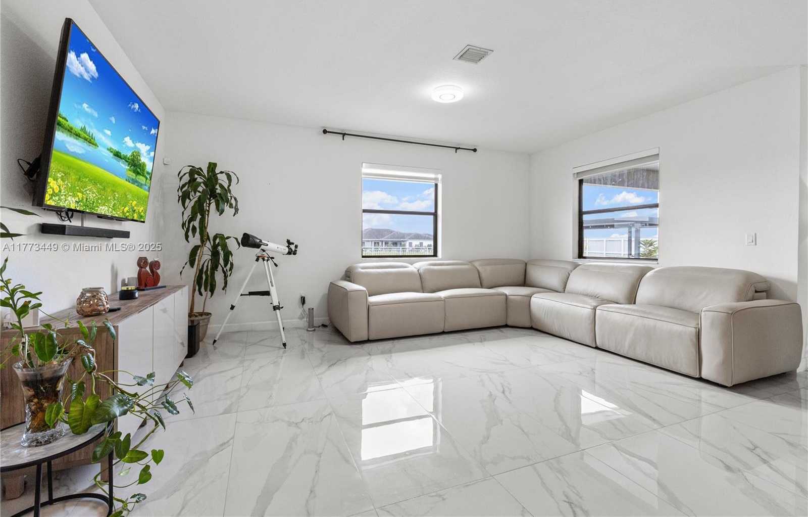 Small Image of 19080 SOUTH WEST 133 CT, Miami Number 13