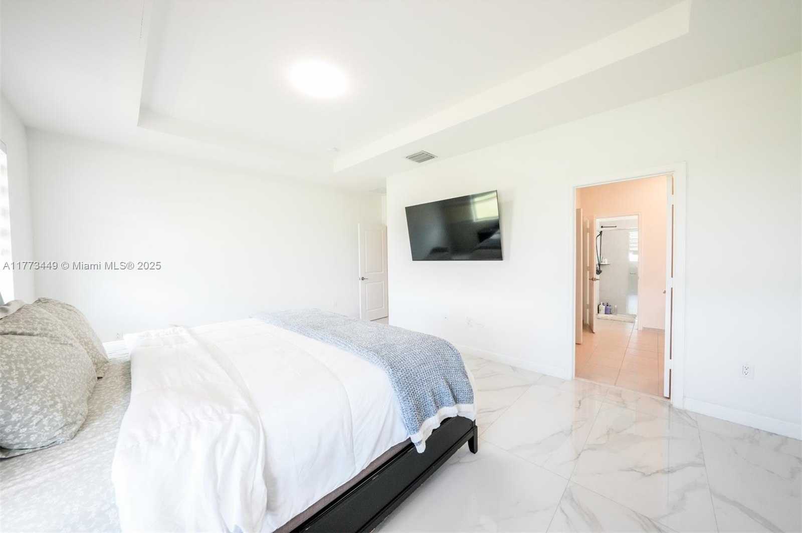 Small Image of 19080 SOUTH WEST 133 CT, Miami Number 17
