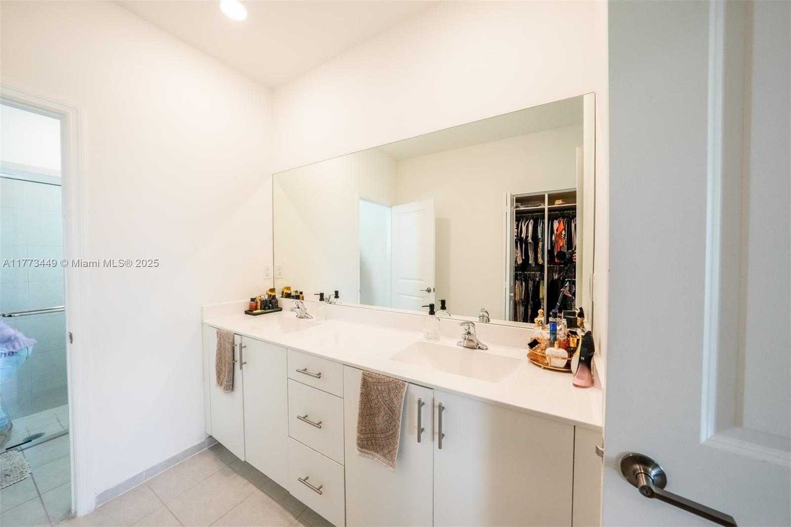 Small Image of 19080 SOUTH WEST 133 CT, Miami Number 20