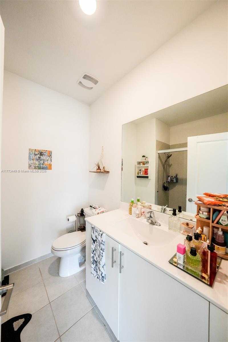 Small Image of 19080 SOUTH WEST 133 CT, Miami Number 23