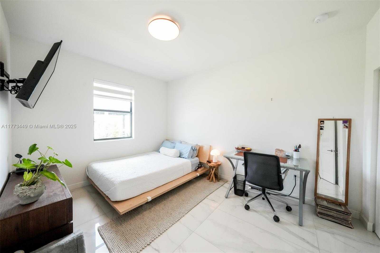 Small Image of 19080 SOUTH WEST 133 CT, Miami Number 26