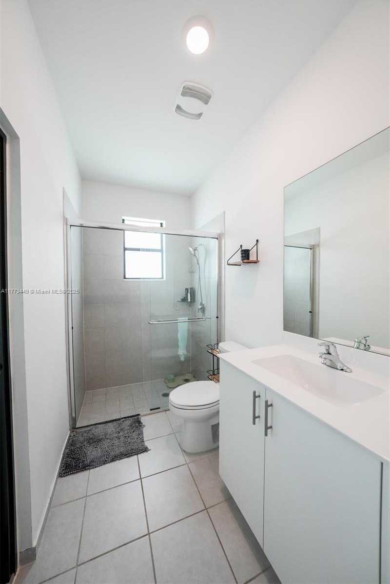 Small Image of 19080 SOUTH WEST 133 CT, Miami Number 27