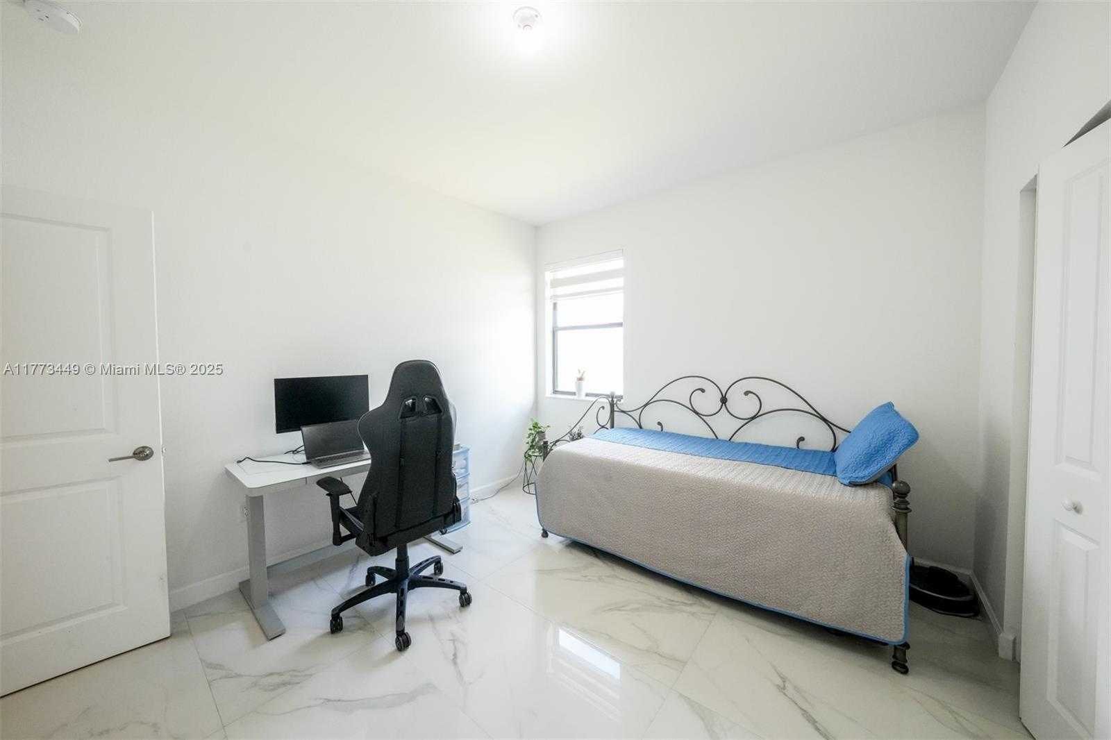 Small Image of 19080 SOUTH WEST 133 CT, Miami Number 29