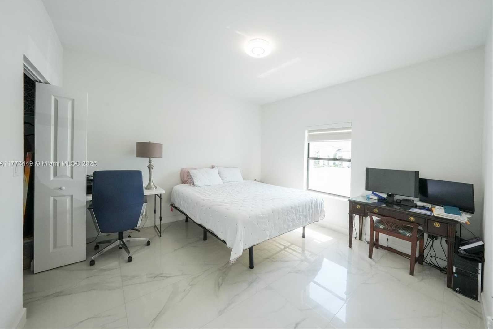 Small Image of 19080 SOUTH WEST 133 CT, Miami Number 30