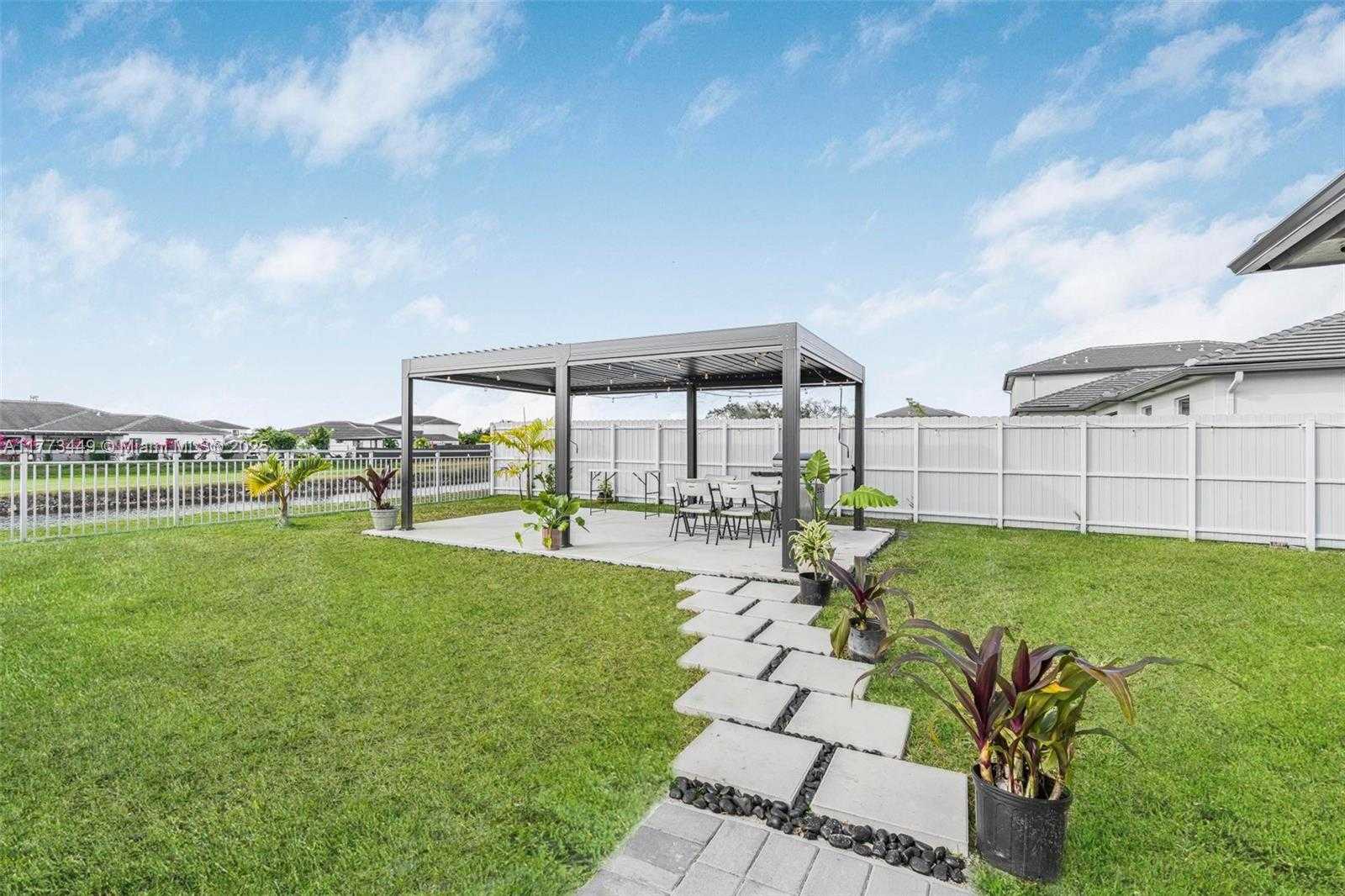 Small Image of 19080 SOUTH WEST 133 CT, Miami Number 37