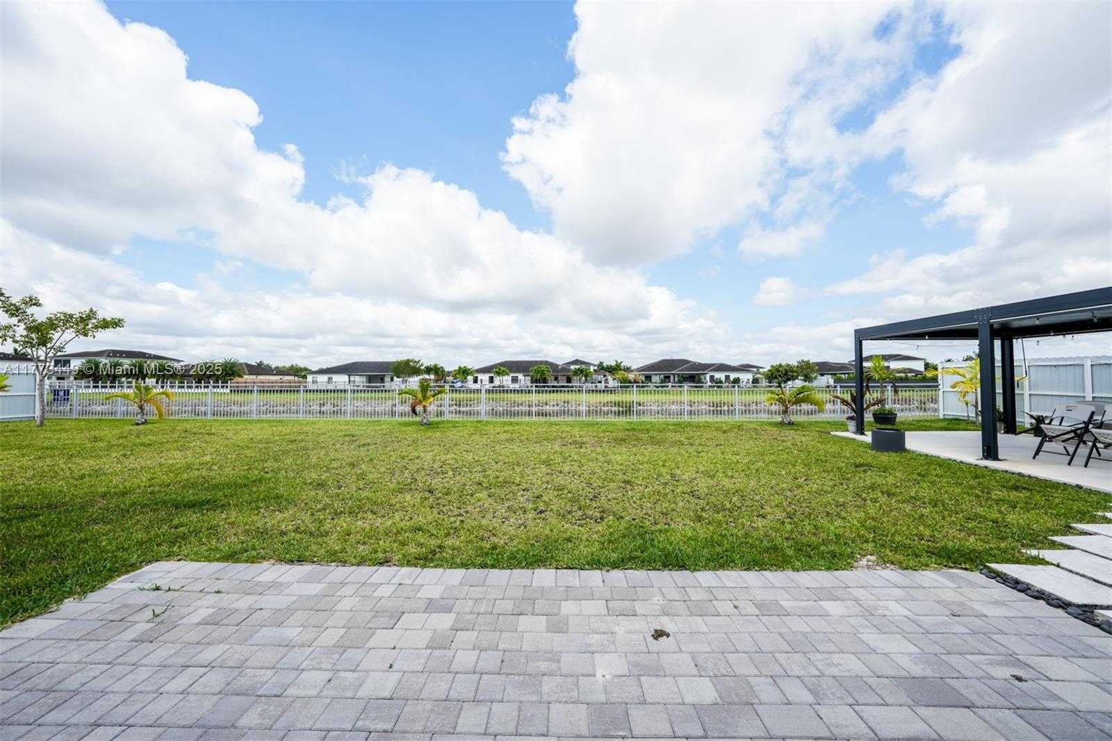 Small Image of 19080 SOUTH WEST 133 CT, Miami Number 38