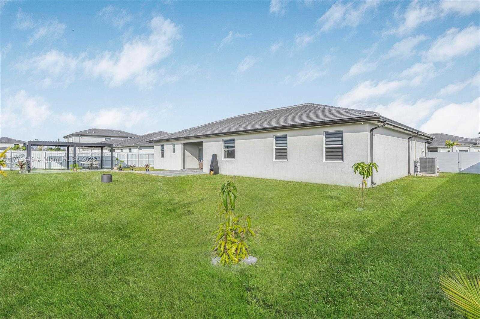 Small Image of 19080 SOUTH WEST 133 CT, Miami Number 46