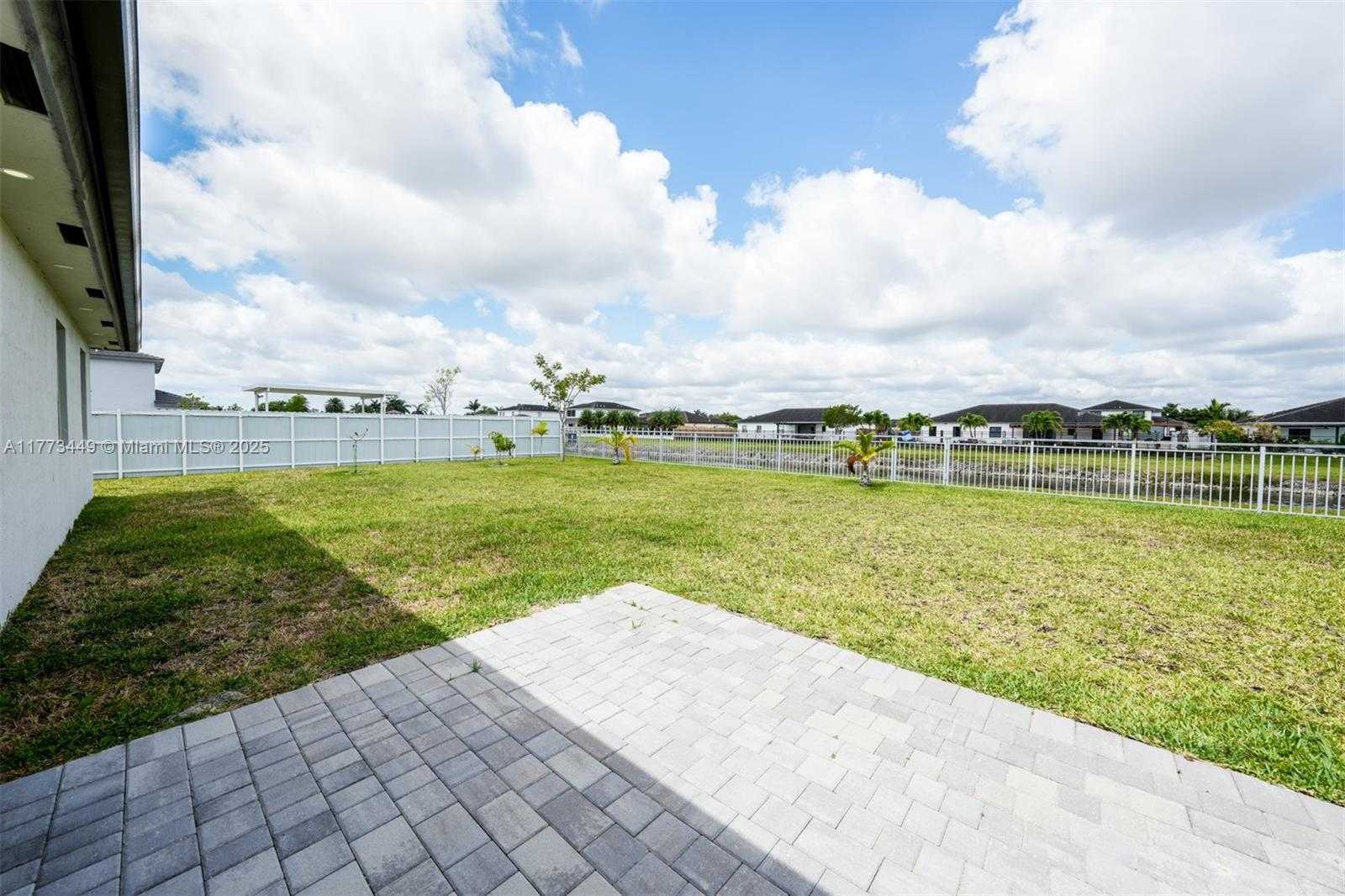 Small Image of 19080 SOUTH WEST 133 CT, Miami Number 61