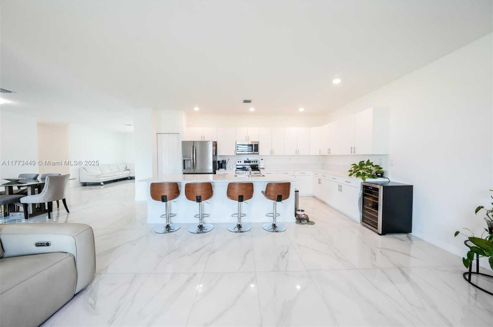 Small Image of 19080 SOUTH WEST 133 CT, Miami Number 7