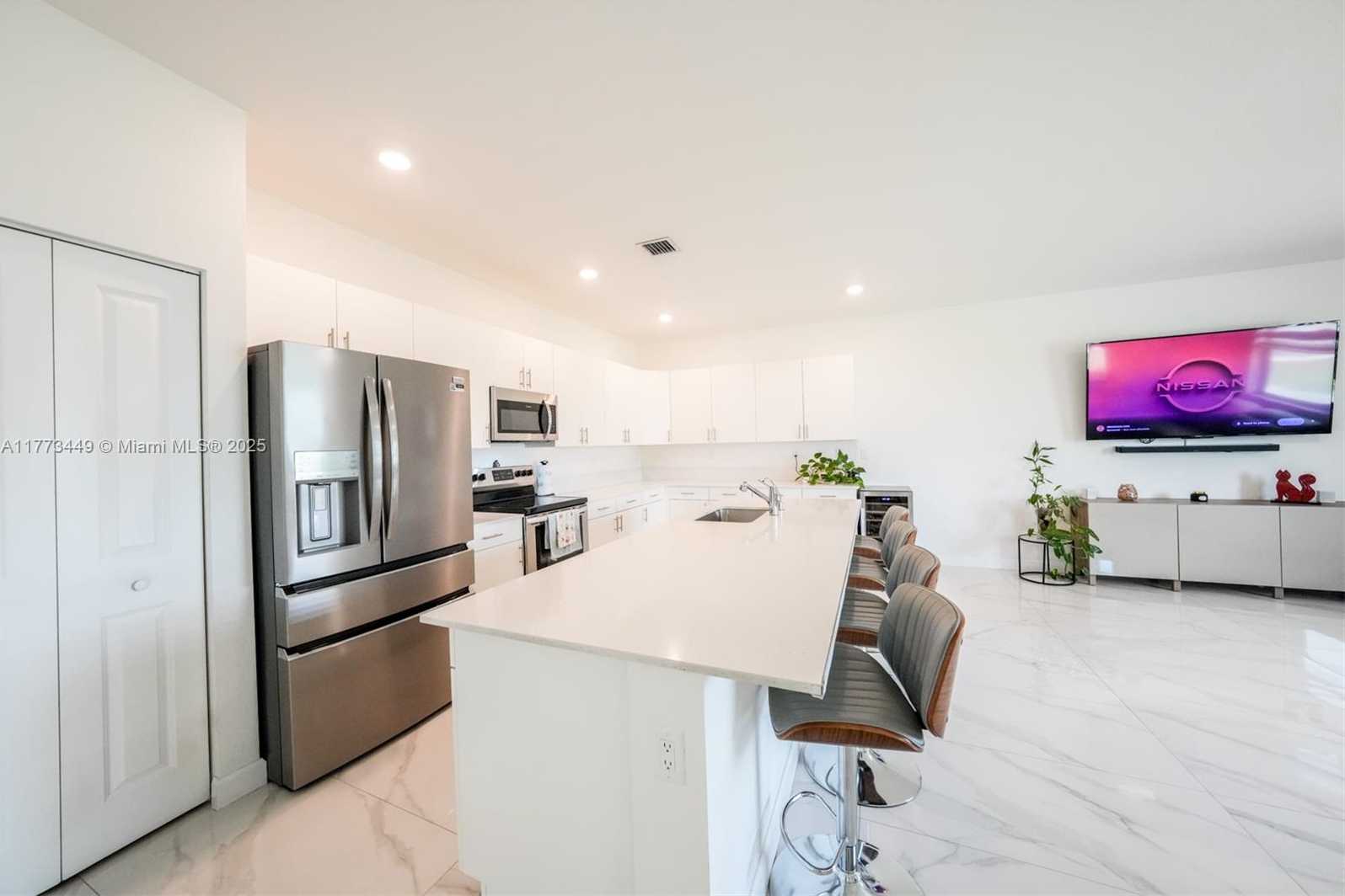 Small Image of 19080 SOUTH WEST 133 CT, Miami Number 8