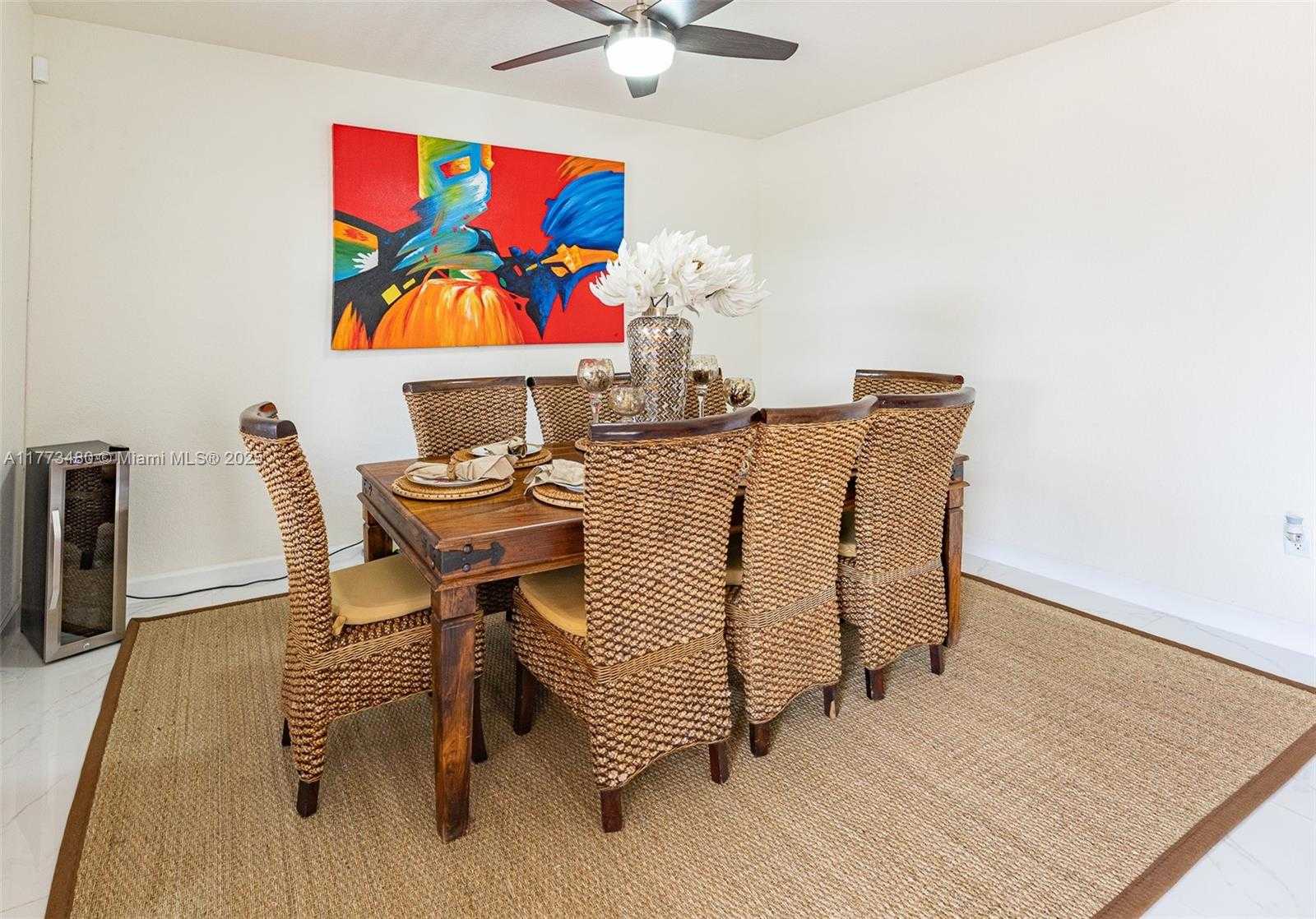Small Image of 10572 WEST 35TH WAY, Hialeah Number 12