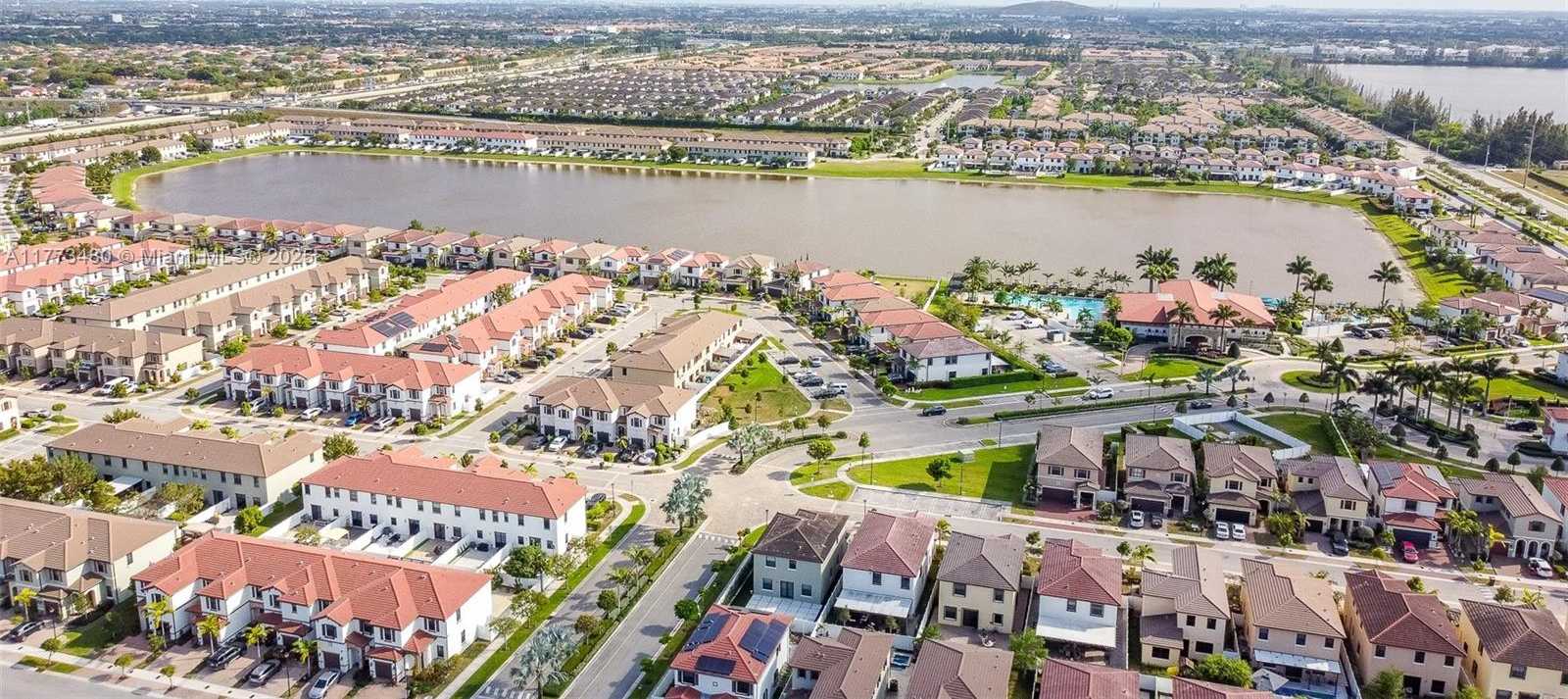 Small Image of 10572 WEST 35TH WAY, Hialeah Number 29
