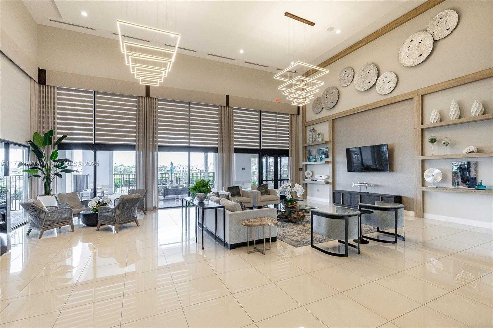 Small Image of 10572 WEST 35TH WAY, Hialeah Number 33