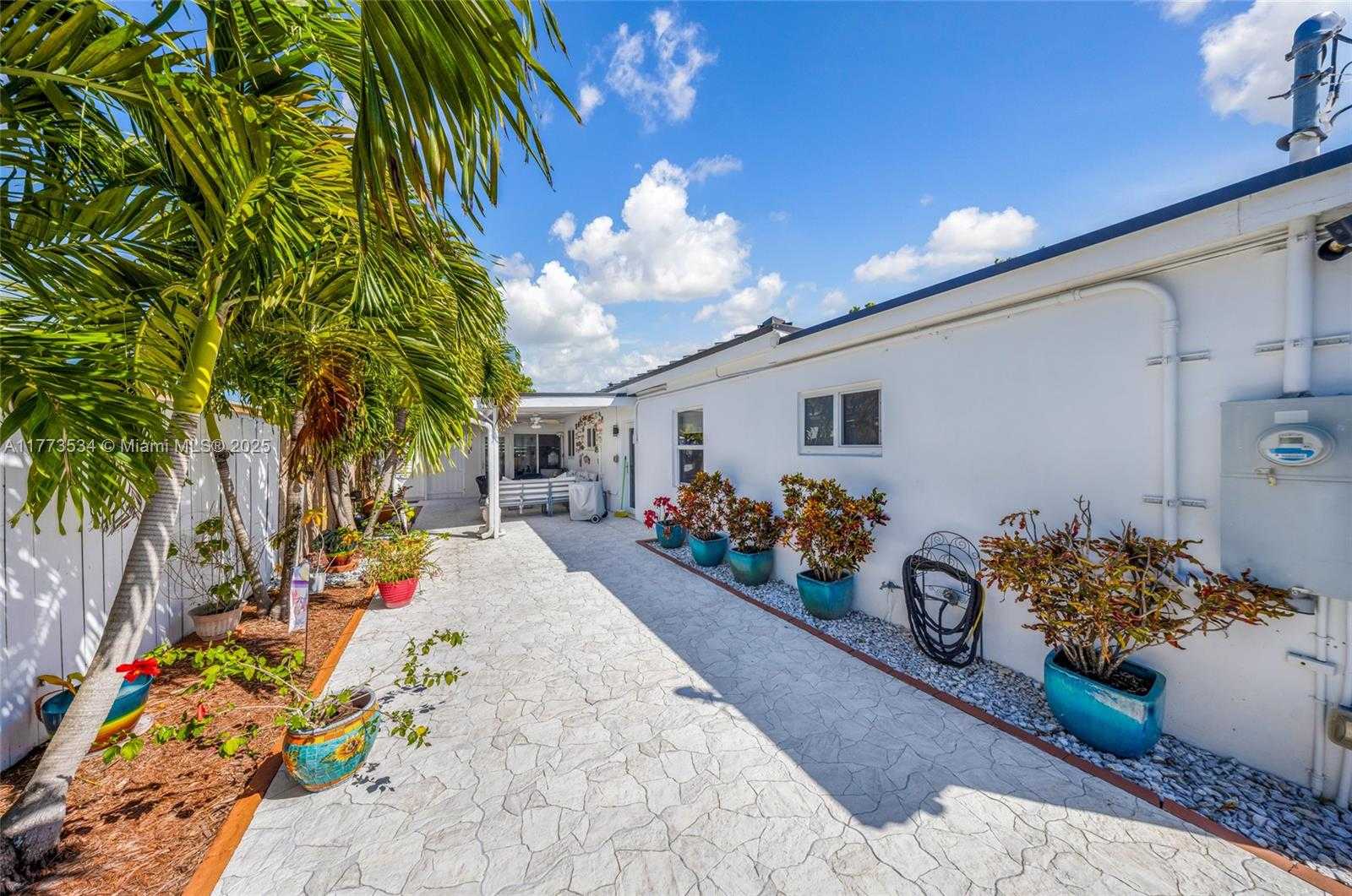 Small Image of 1980 NORTH EAST 173RD ST, North Miami Beach Number 25