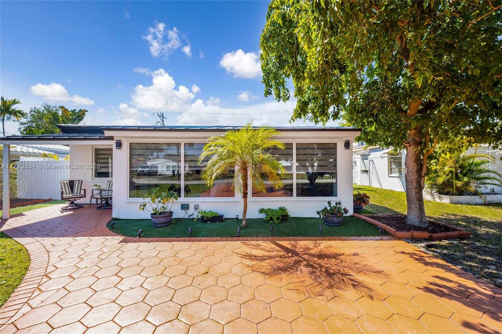 Small Image of 1980 NORTH EAST 173RD ST, North Miami Beach Number 31