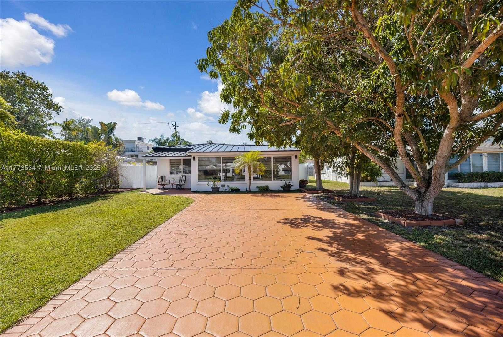 Small Image of 1980 NORTH EAST 173RD ST, North Miami Beach Number 32
