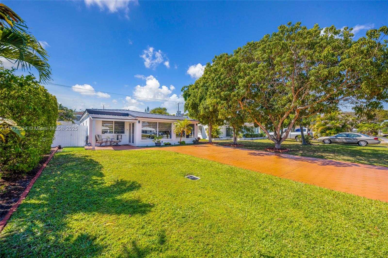 Small Image of 1980 NORTH EAST 173RD ST, North Miami Beach Number 34