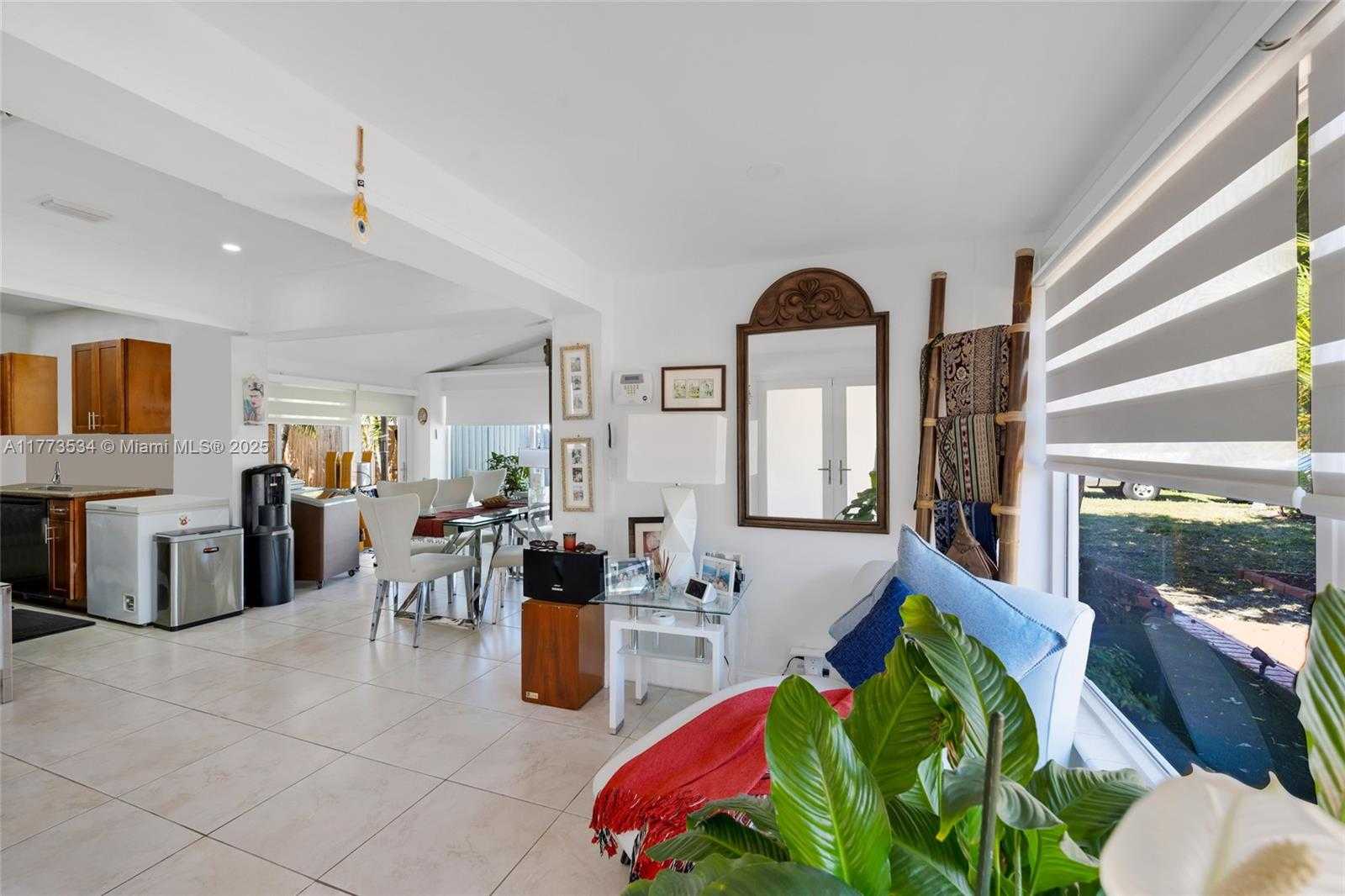 Small Image of 1980 NORTH EAST 173RD ST, North Miami Beach Number 7