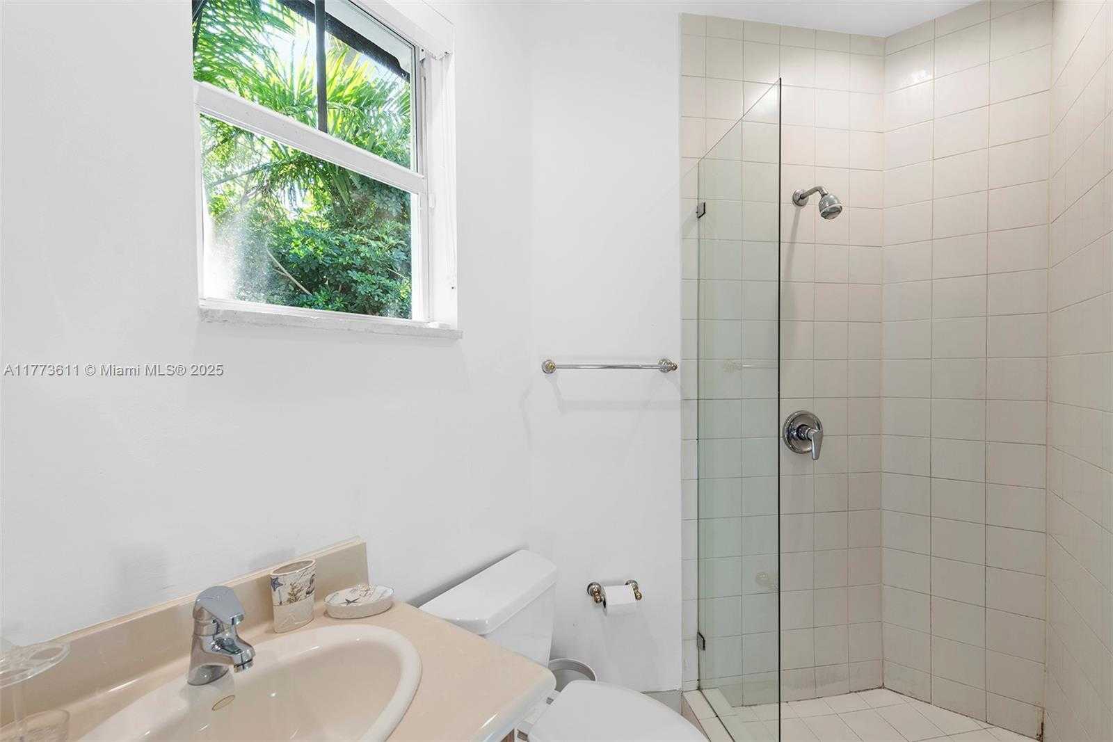 Small Image of 455 CENTRE IS, Golden Beach Number 32