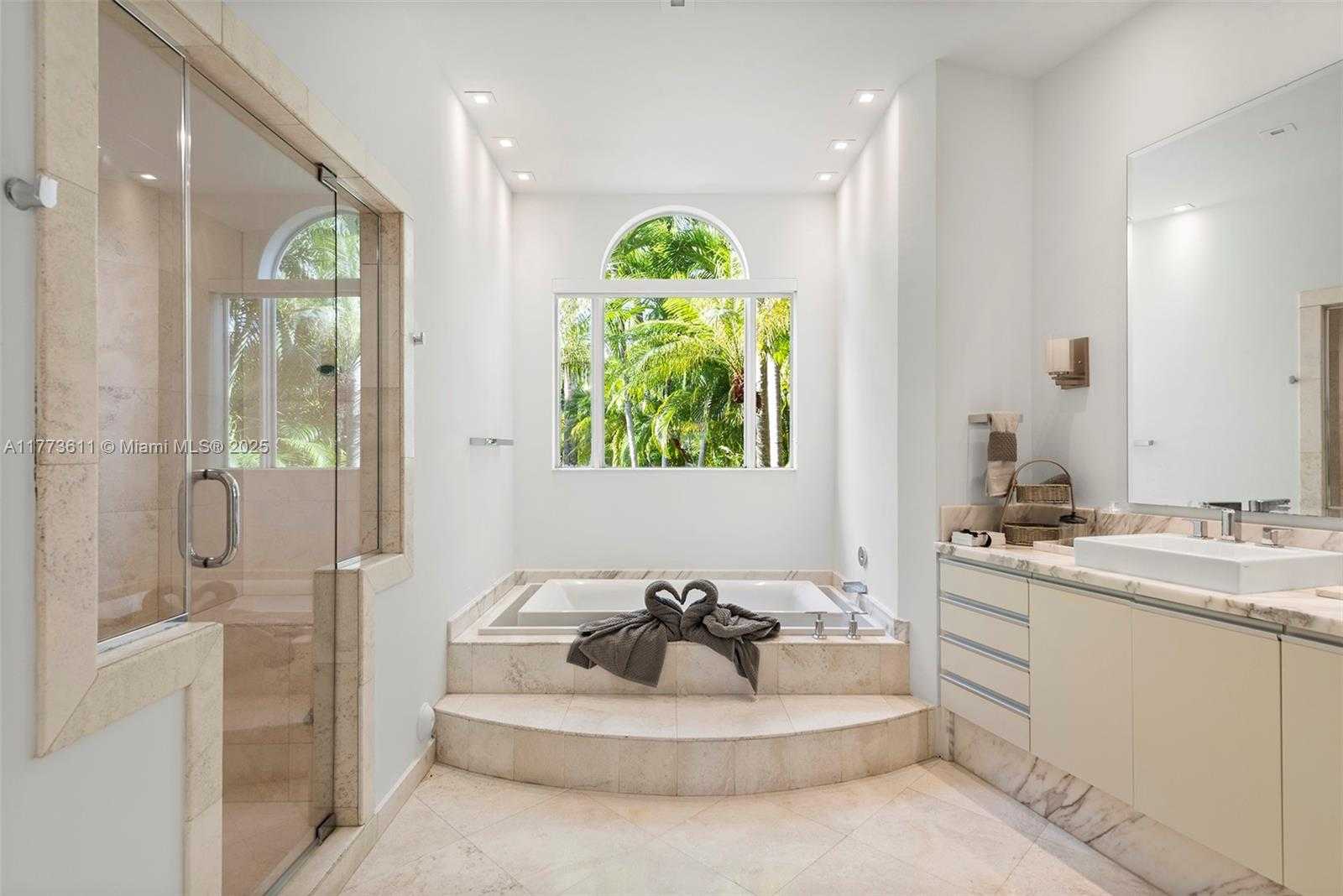 Small Image of 455 CENTRE IS, Golden Beach Number 37