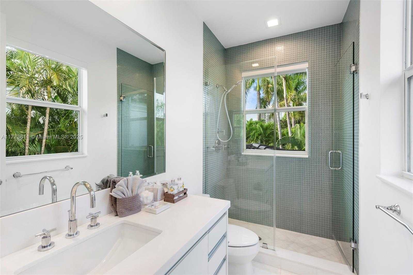 Small Image of 455 CENTRE IS, Golden Beach Number 44