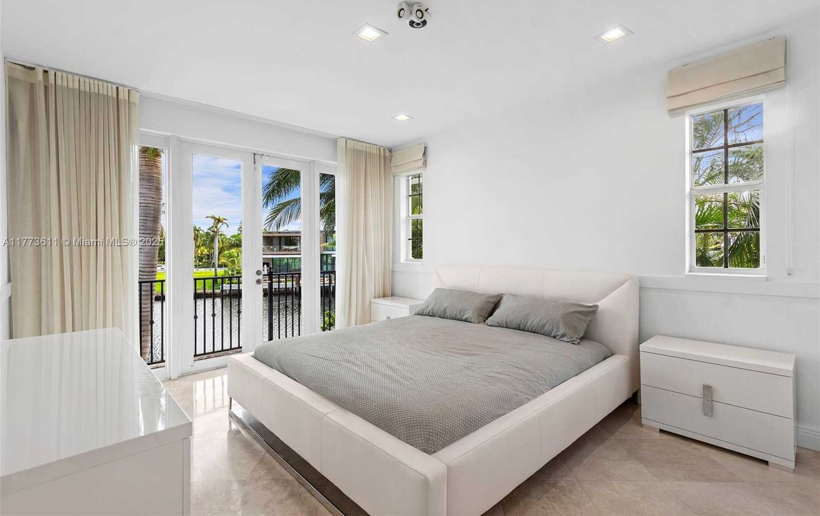 Small Image of 455 CENTRE IS, Golden Beach Number 47