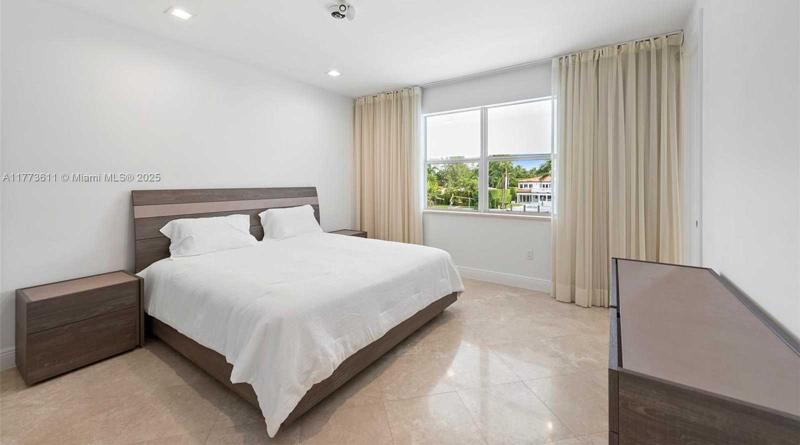 Small Image of 455 CENTRE IS, Golden Beach Number 53