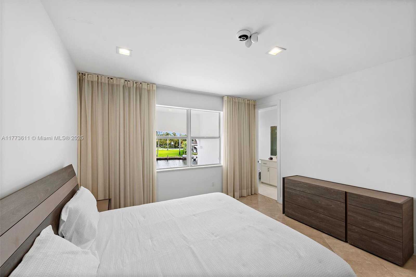 Small Image of 455 CENTRE IS, Golden Beach Number 54