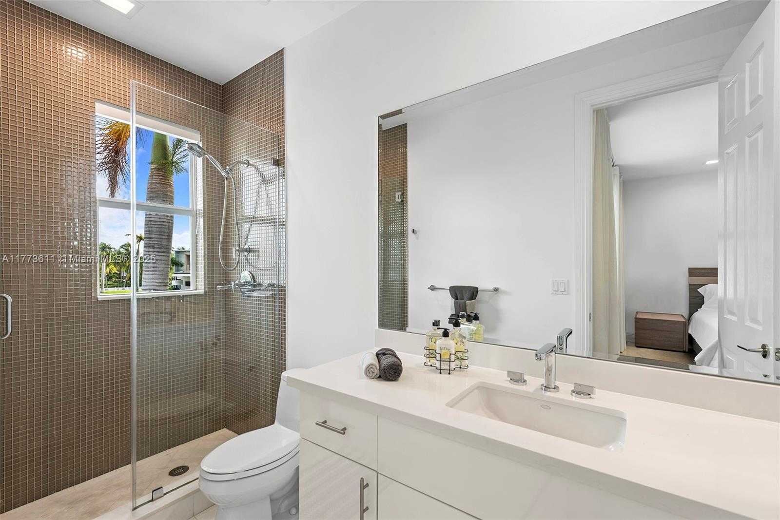 Small Image of 455 CENTRE IS, Golden Beach Number 55
