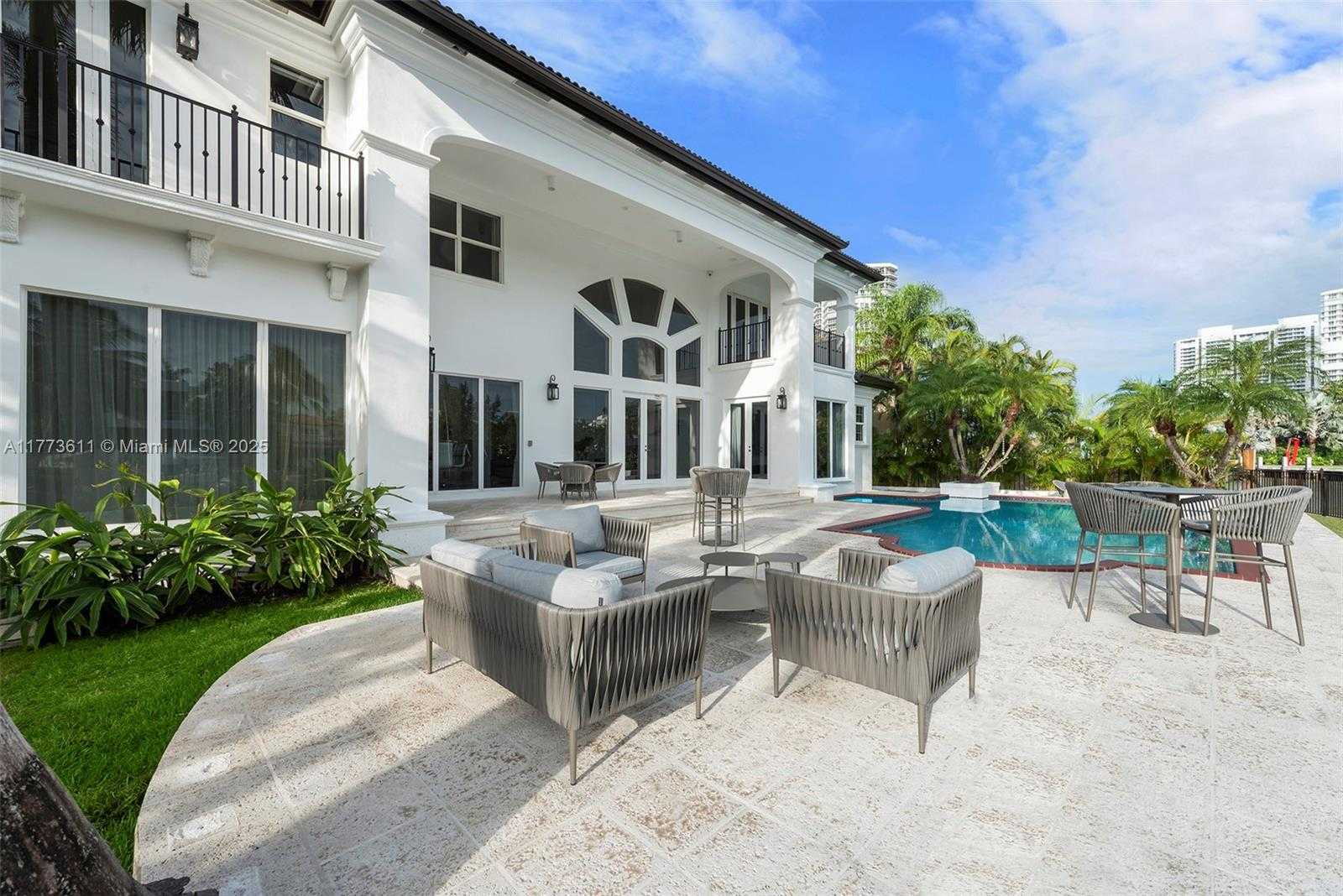 Small Image of 455 CENTRE IS, Golden Beach Number 57
