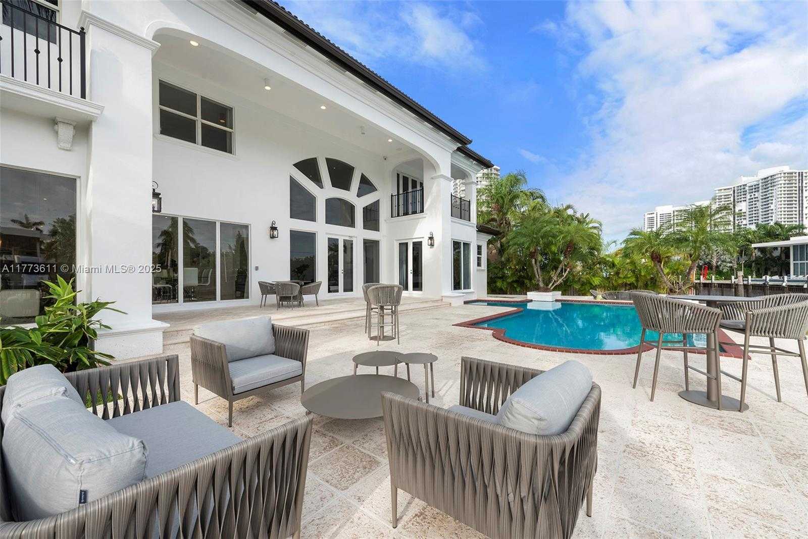 Small Image of 455 CENTRE IS, Golden Beach Number 58
