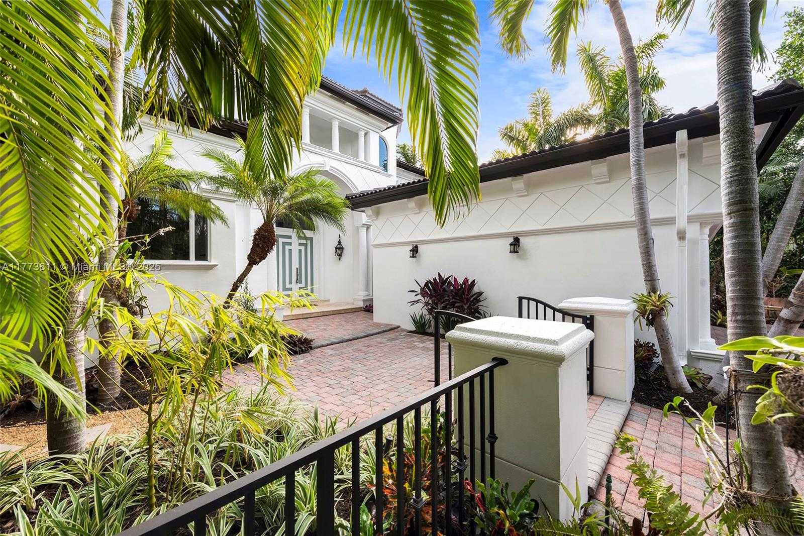 Small Image of 455 CENTRE IS, Golden Beach Number 9