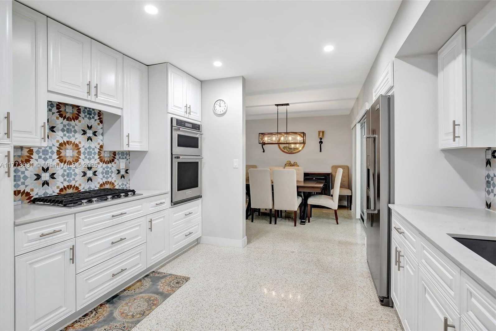 Small Image of 9460 NORTH WEST 3RD ST, Pembroke Pines Number 14