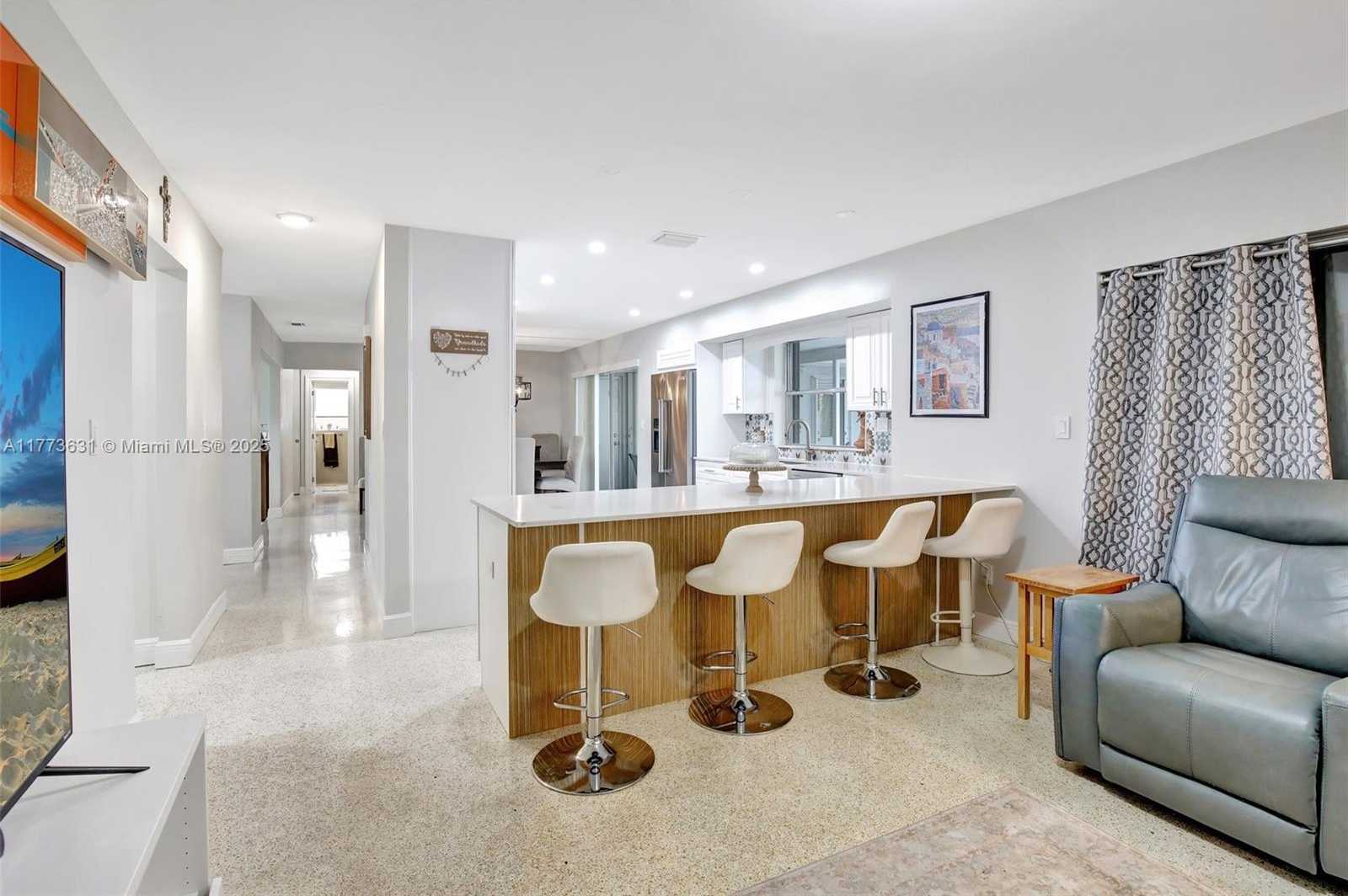 Small Image of 9460 NORTH WEST 3RD ST, Pembroke Pines Number 17