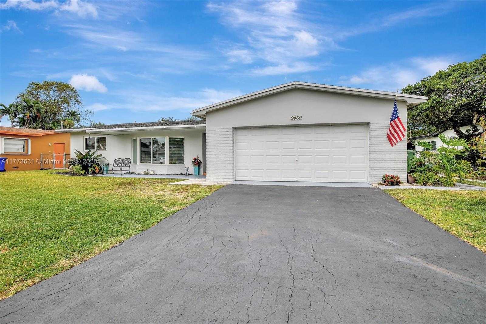 Small Image of 9460 NORTH WEST 3RD ST, Pembroke Pines Number 3