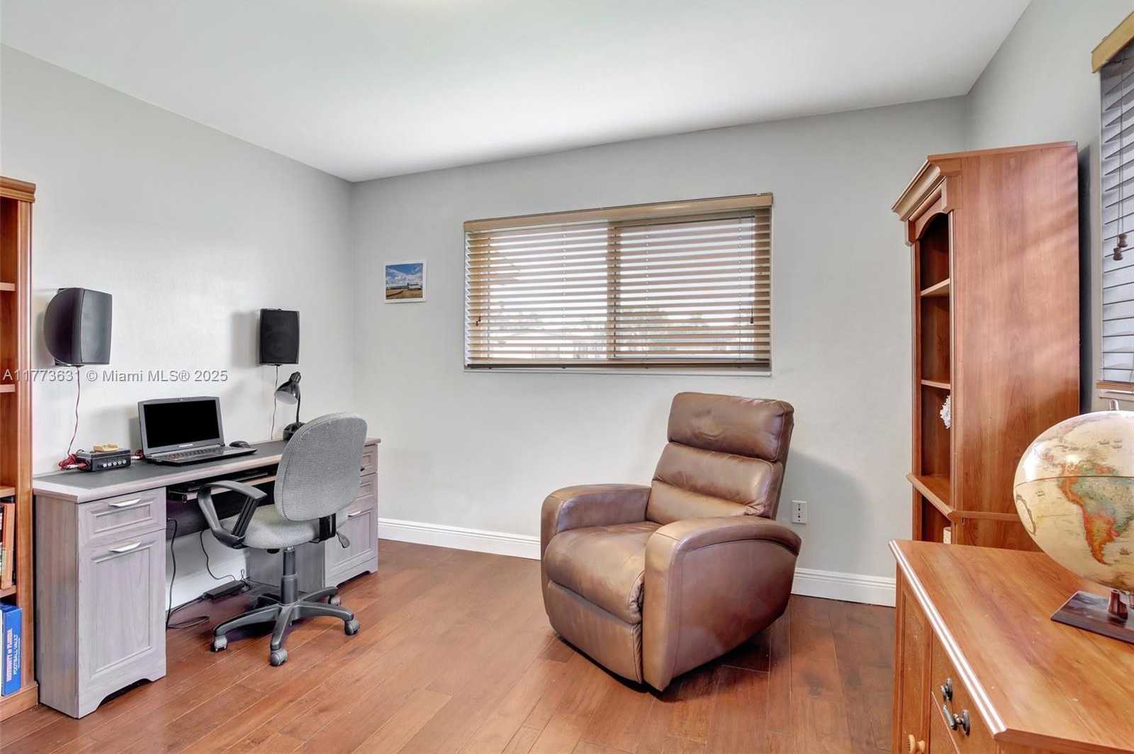 Small Image of 9460 NORTH WEST 3RD ST, Pembroke Pines Number 32