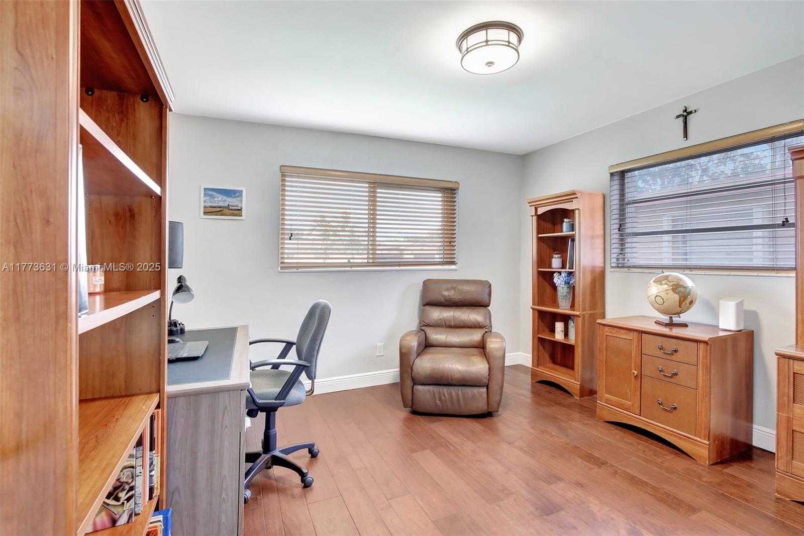 Small Image of 9460 NORTH WEST 3RD ST, Pembroke Pines Number 33