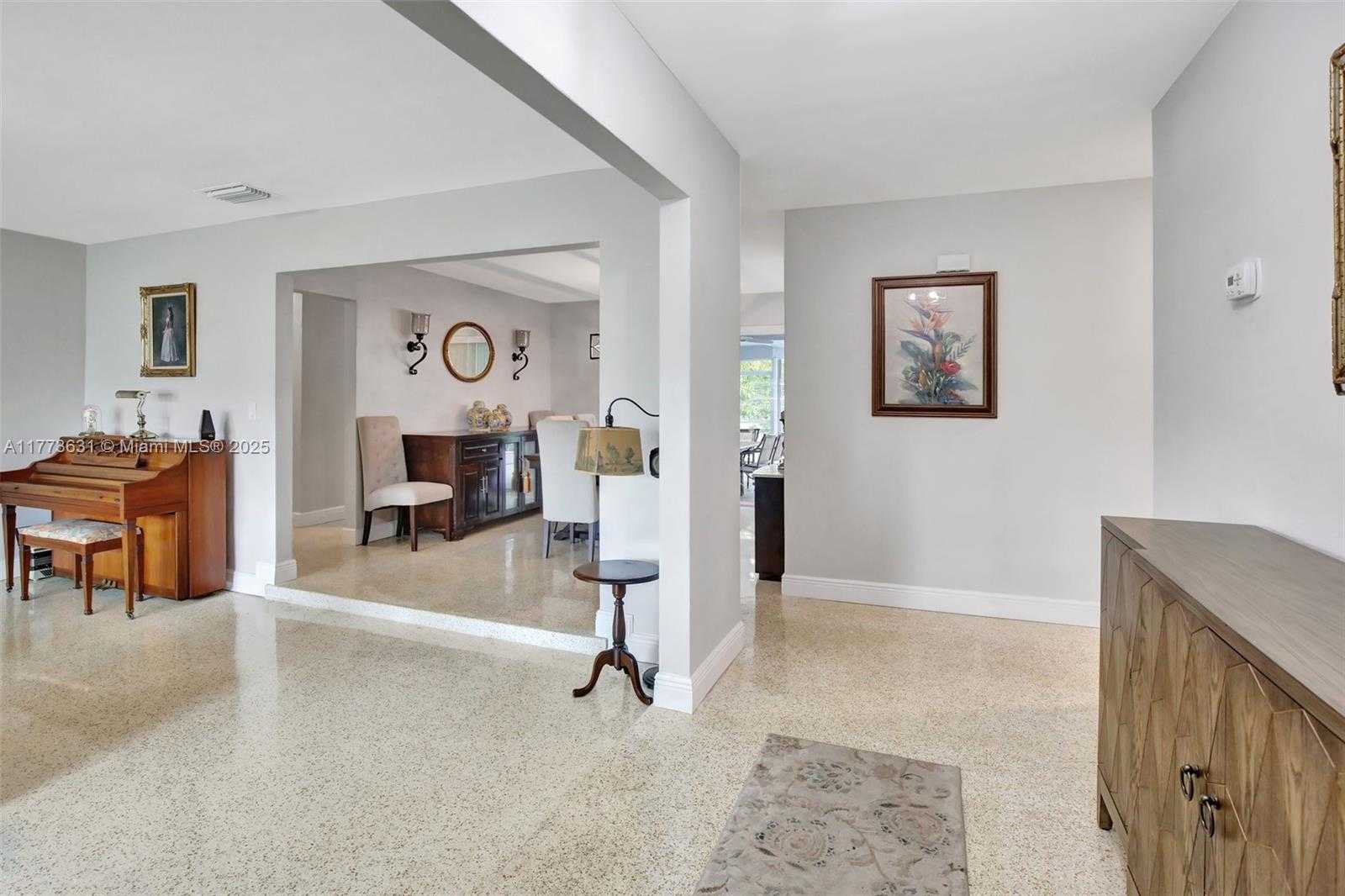 Small Image of 9460 NORTH WEST 3RD ST, Pembroke Pines Number 4