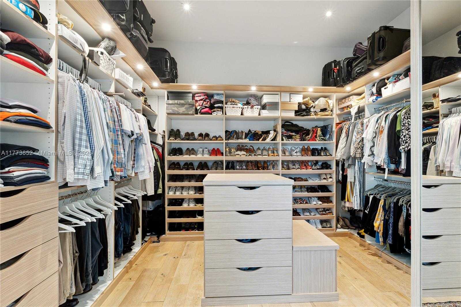 Small Image of 1060 ALFONSO AVE, Coral Gables Number 25